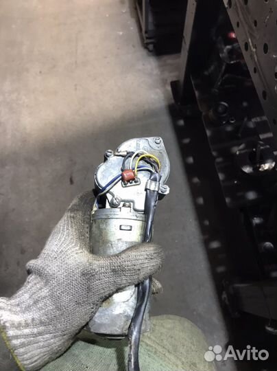 Трапеция дворников ваз priora с моторчиком