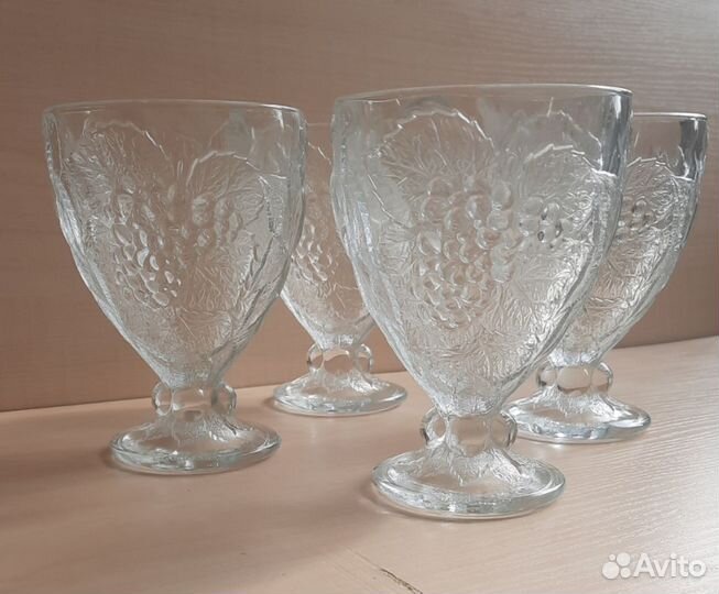 Конфетница и креманки