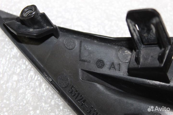 Camry 70 Заглушка в решетку радиатора левая 18-21