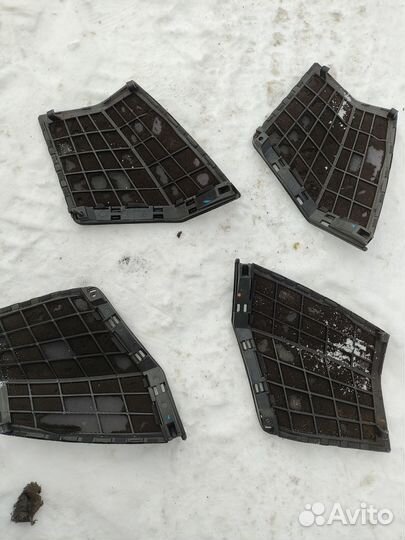 Сетки на динамики передней панели Mercedes w124