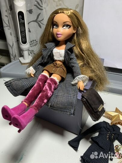 Кукла Bratz collector yasmin