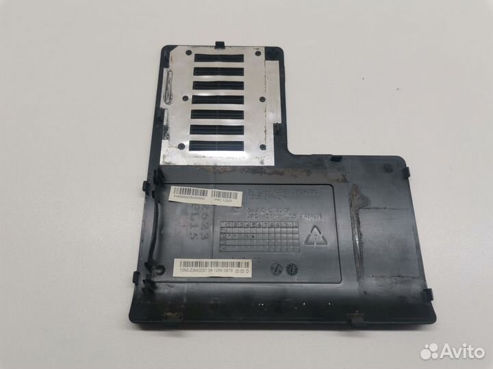 Заглушка нижней части корпуса Toshiba C850