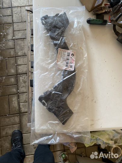 Кронштейн заднего бампера ford focus 3 хэтчбек