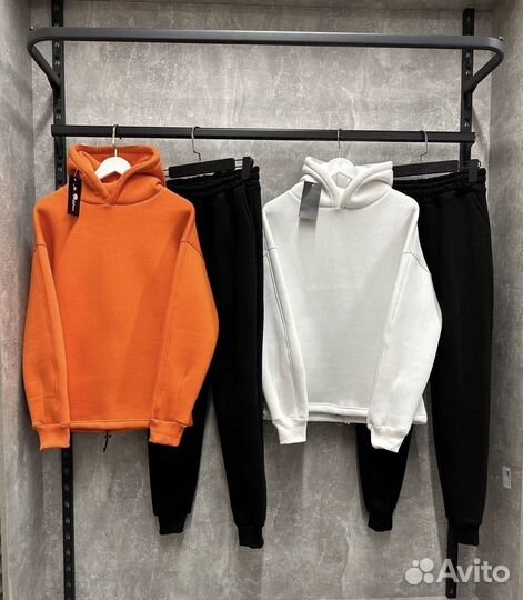 Парные спортивные костюмы