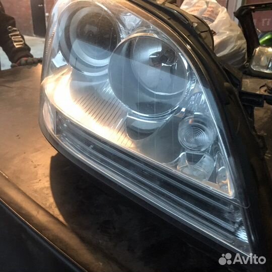 Фара передняя правая ml164 w164