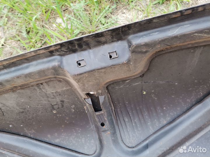 Крышка багажника на газ 21/новая