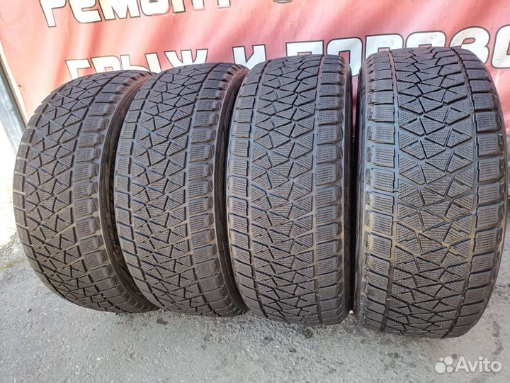 Bridgestone Blizzak DM-V2 285/45 R22