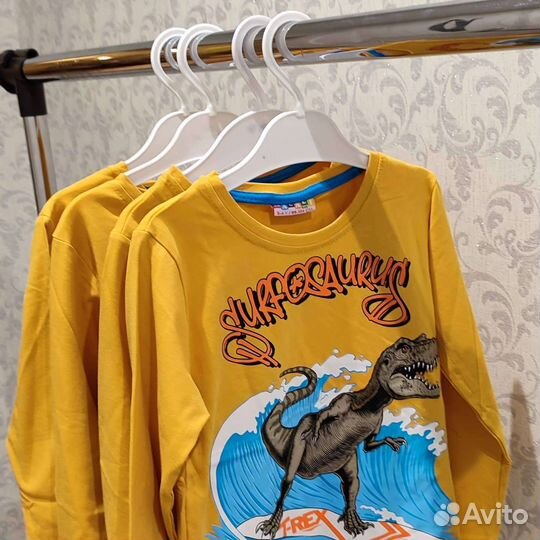 Лонгслив для мальчика 122-128 новый