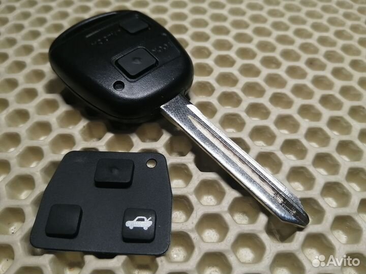 89071-0D03 Toyota чип ключ 2 кнопки
