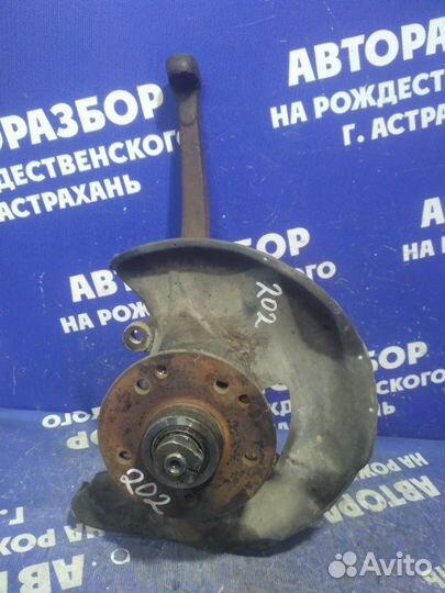 Передний левый поворотный кулак Mercedes-Benz W202