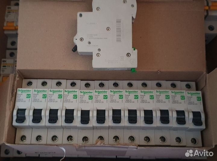 Автоматы IEK, Schneider