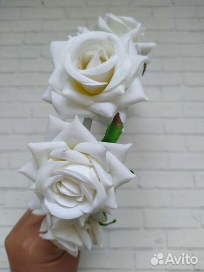 Бархатные розы на ободке