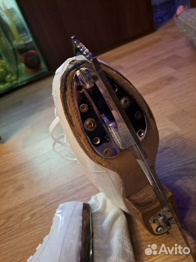 Профессиональные фигурные коньки 245