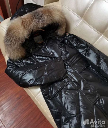 Пуховик Moncler