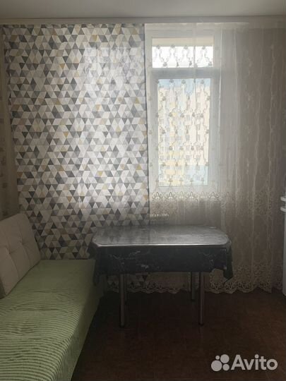 Кухонный стол