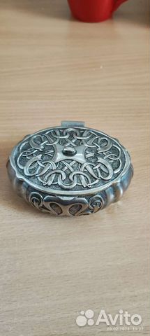 Шкатулка металлическая