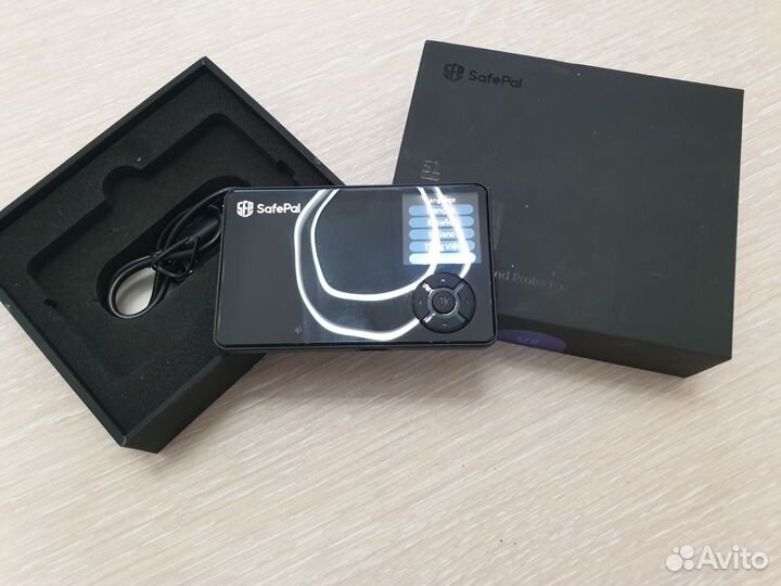 Криптокошелек SafePal S1
