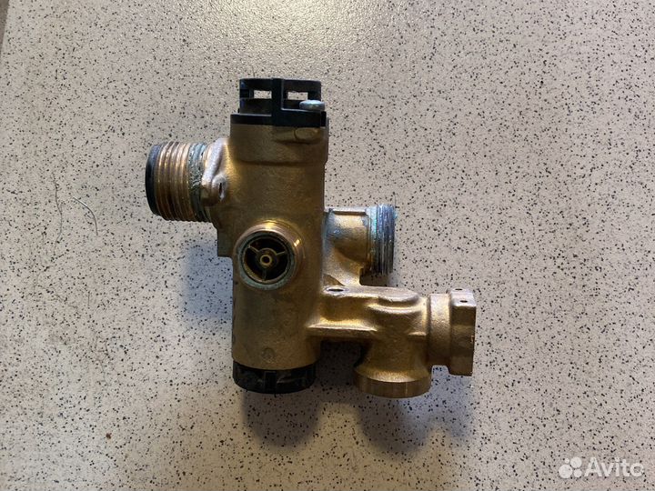 Клапан трехходовой на Neva Lux