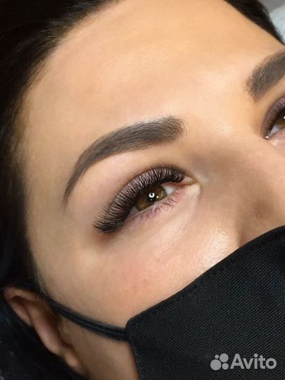 Наращивание ресниц, оформление бровей