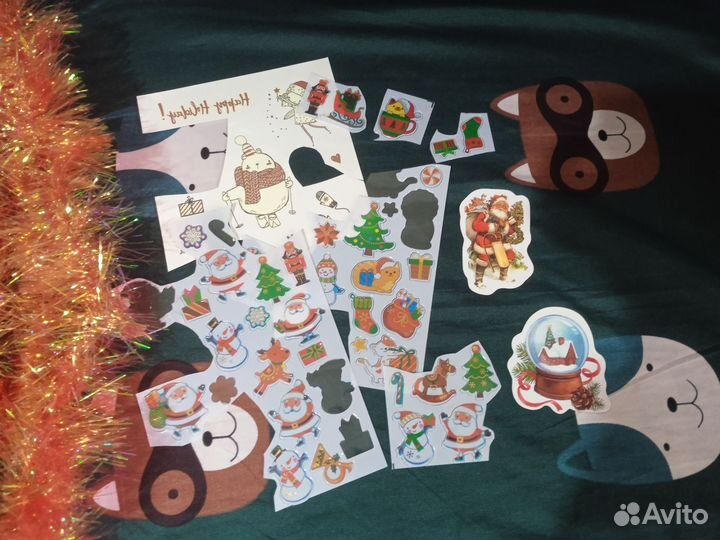 Новогодние украшения и посуда