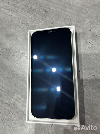 iPhone 12, 64 ГБ