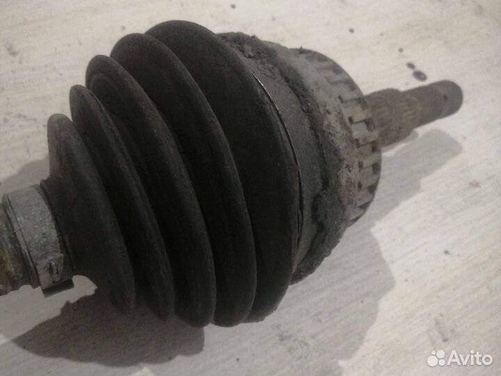 Привод правый Opel Vectra B 1.8 механика