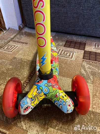 Самокат детский, 3х колесный(светятся)