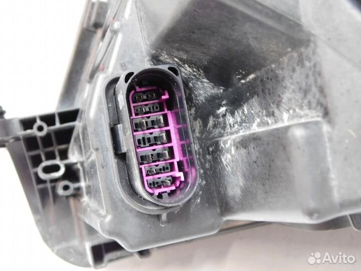 Фара правая Skoda Superb