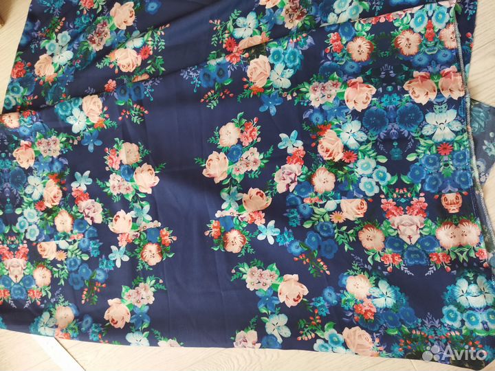 Отрезы тканей новые разные