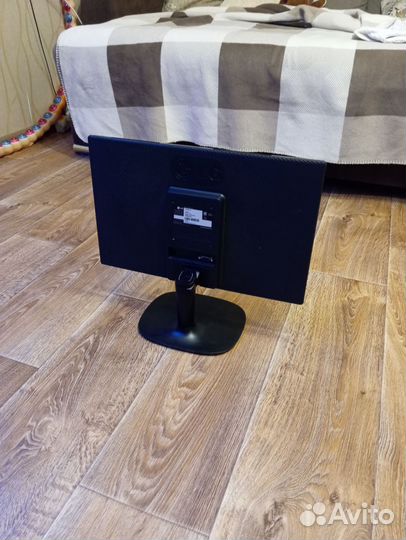 Монитор LG LED 19М35