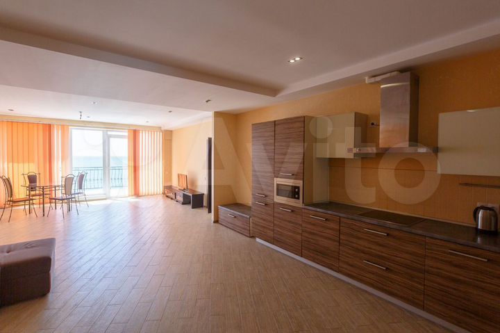 Квартира-студия, 80 м², 4/6 эт.