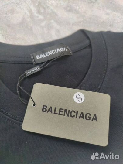 Balenciaga футболка в наличии