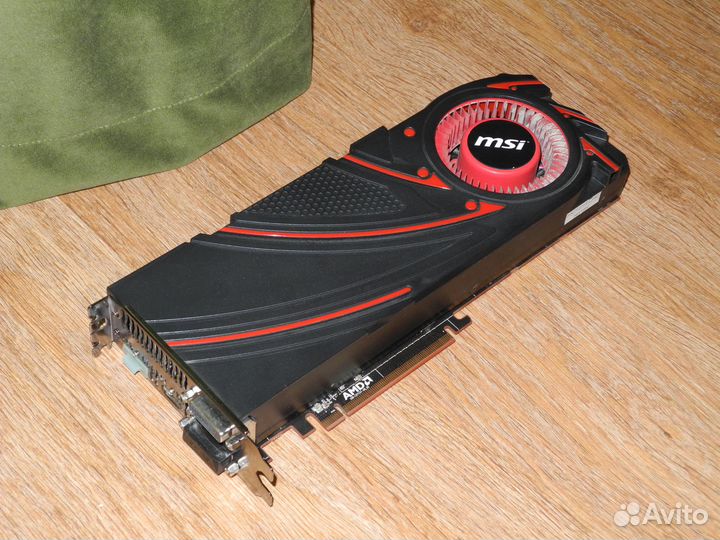 AMD Radeon R9 290