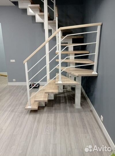 Лестница на второй этаж под ключ