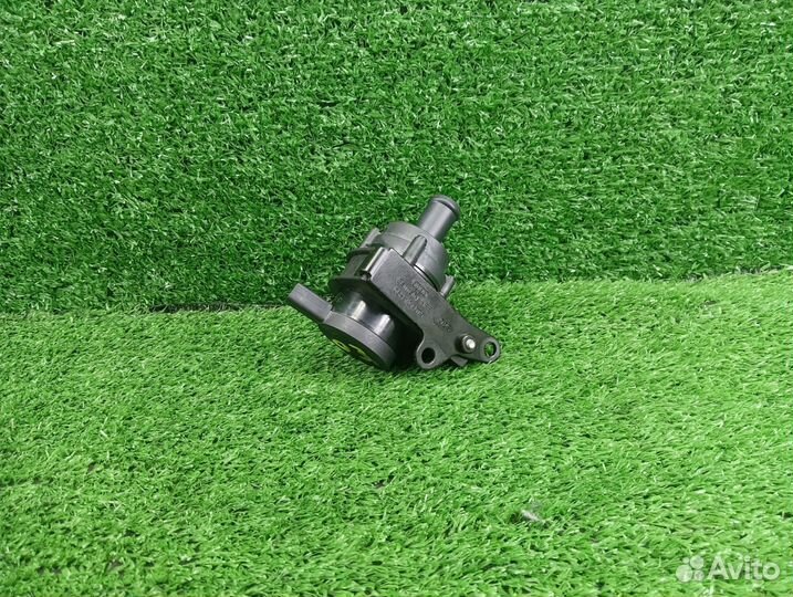 Дополнительный насос системы охлаждения Audi A5 8T