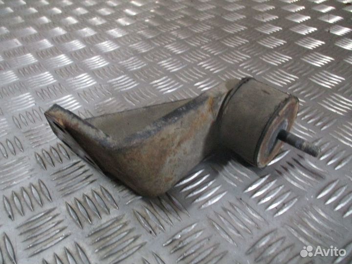 Кронштейн кпп левый KAMAZ 5490-1001173-05