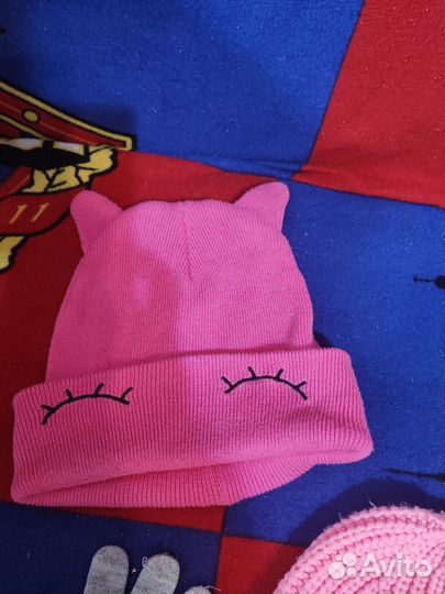 Продам шапки на девочку, 6-7 лет
