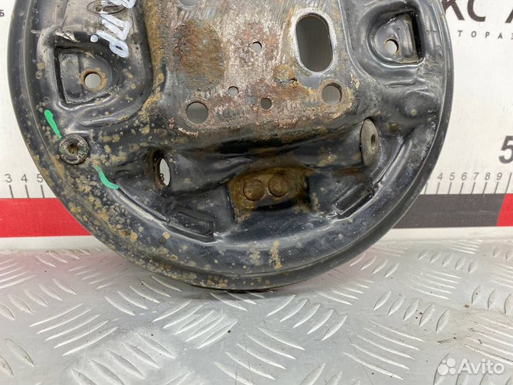 Б/У щит опорный (пыльник, тормозного диска )