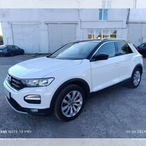 Volkswagen T-Roc 1.5 AMT, 2020, 45 267 км, с пробегом, цена 2 411 000 руб.