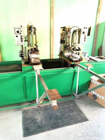 Двухголовочный сварочный станок Urban