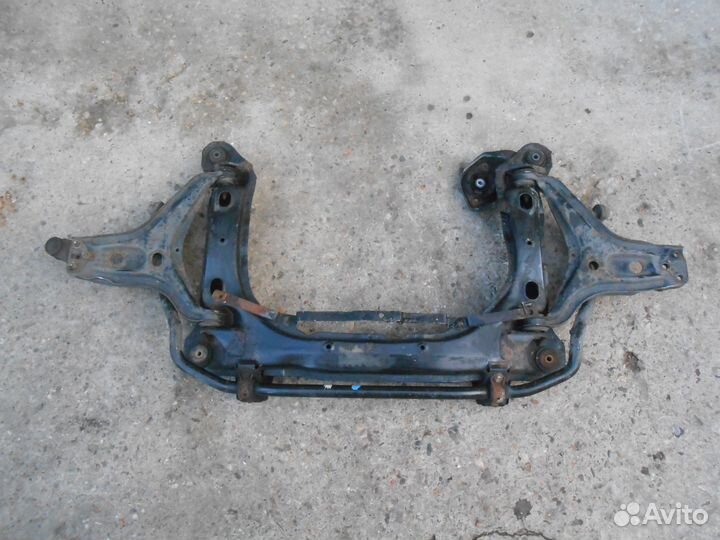 Подрамник передний Ауди 80/90