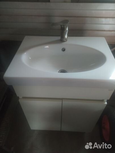 Раковина в ванную с тумбой 60 см, высота 80