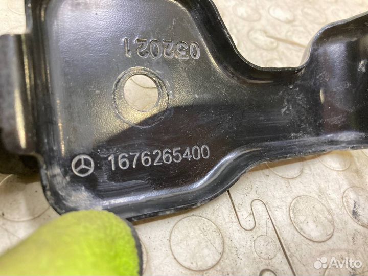 Кронштейн усилителя передний Mercedes-Benz