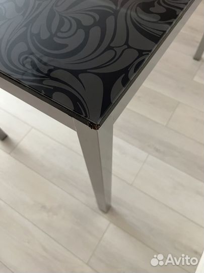 Кухонный стол