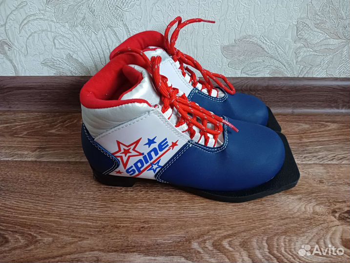 Лыжные ботинки