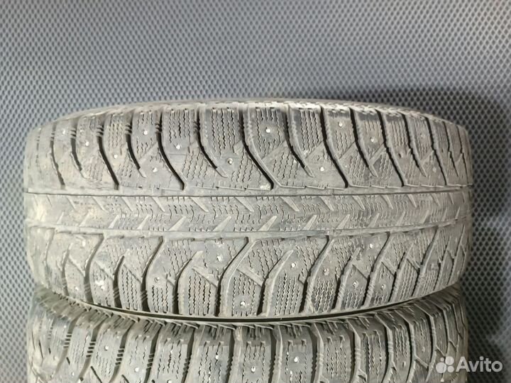 Bridgestone Ice Cruiser 7000 215/65 R16