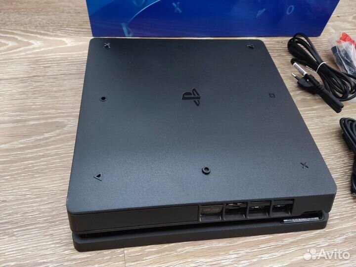 PS4 Slim 1Tb+2 джоя+47 игр(идеал)