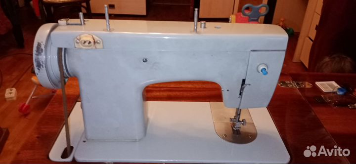 Швейная машина Подольск 142