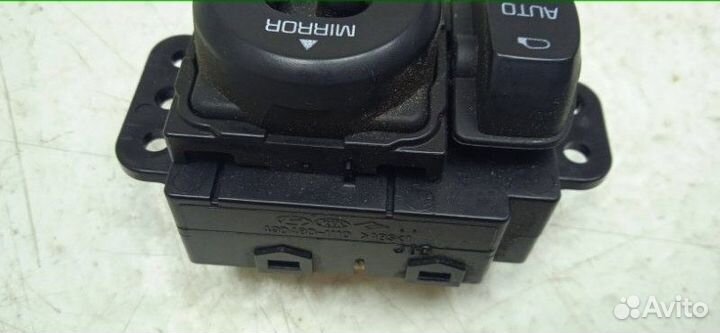 Кнопки прочие передние левые Kia Ceed JD G4FG 2014