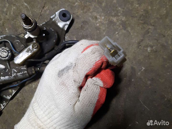 Мотор стеклоочистителя задний mazda 626 ge